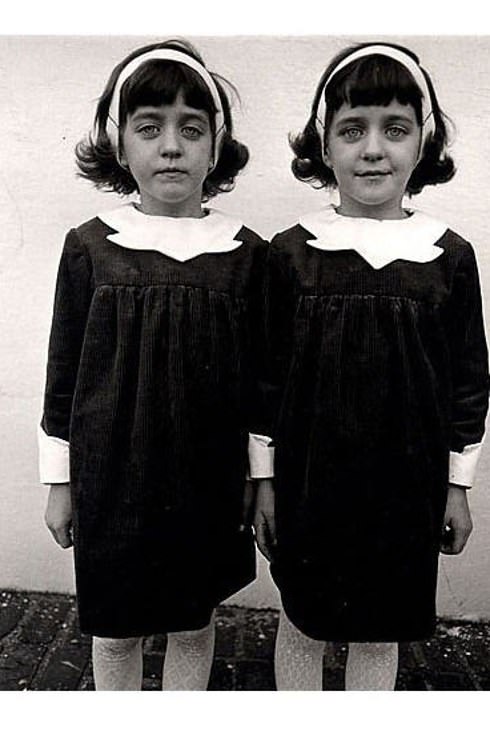 John comme “Identical Twins, Roselle, New Jersey”