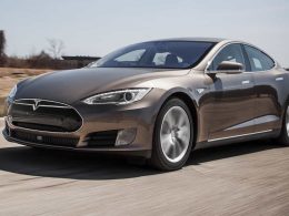 Tesla présentera son Model 3 en mars, pour une commercialisation bien plus tard