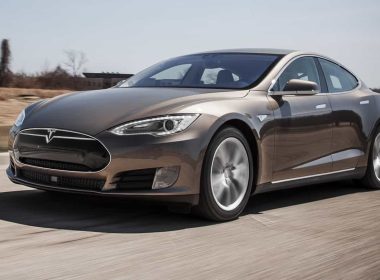 Tesla présentera son Model 3 en mars, pour une commercialisation bien plus tard