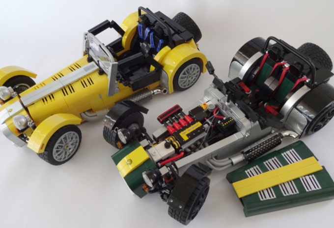 La catalogue Lego s’enrichit de deux Caterham… en miniature 1