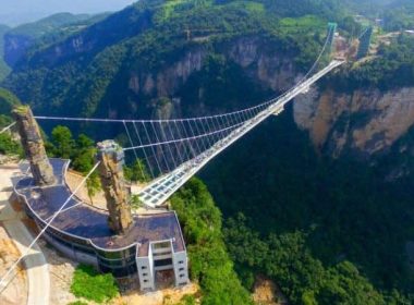 430 m, c’est la longueur du plus long pont en verre du monde
