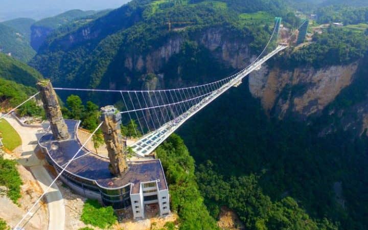 430 m, c’est la longueur du plus long pont en verre du monde