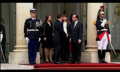 La passation de pouvoir à l’Elysée reste à l’esprit de Nicolas Sarkozy